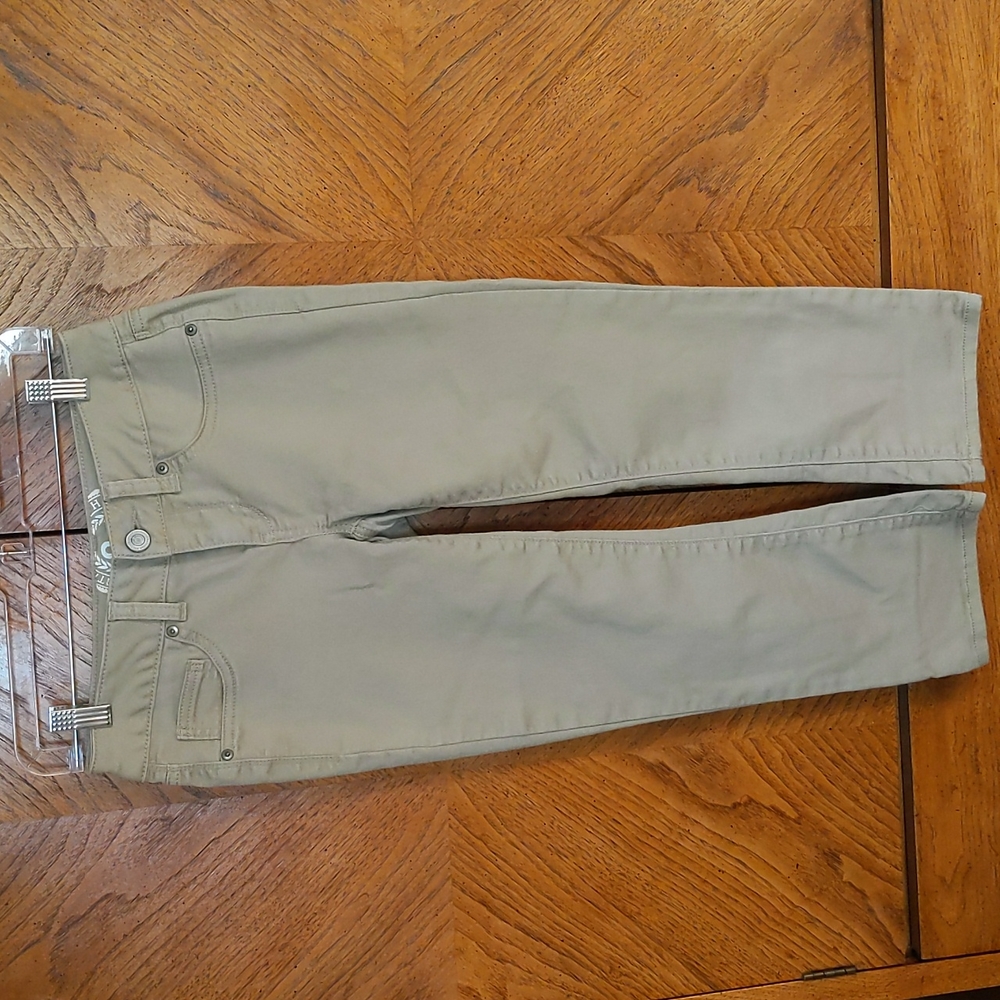 SO Cropped Khaki Pants
